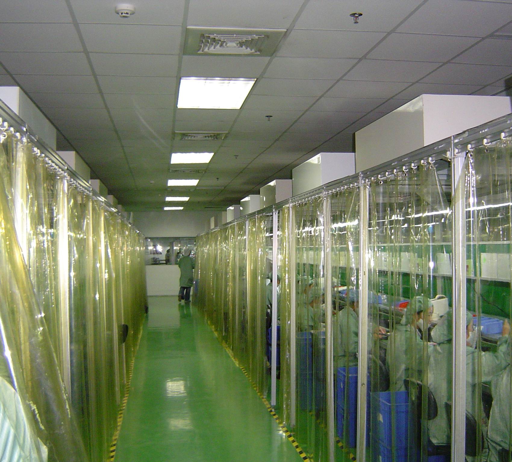 洁净棚流水线.jpg
